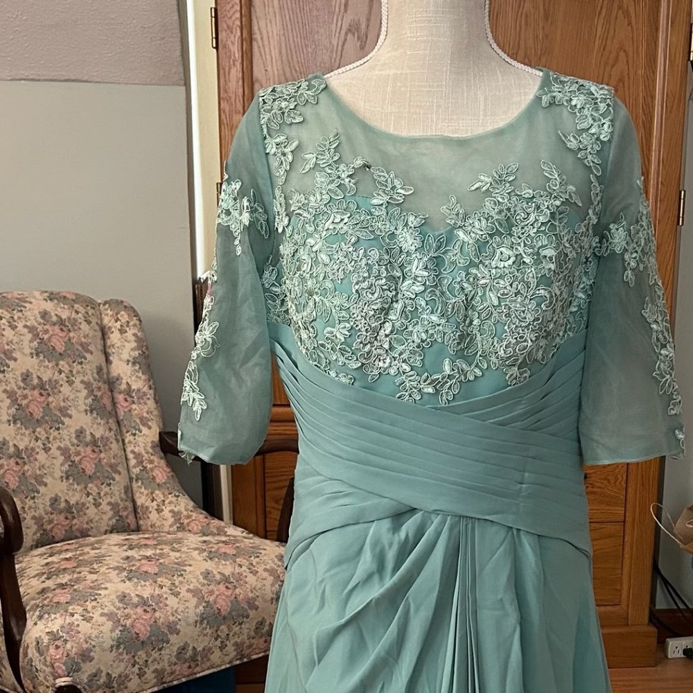 Exquisite Lace Wedding Dress in Soft Blue